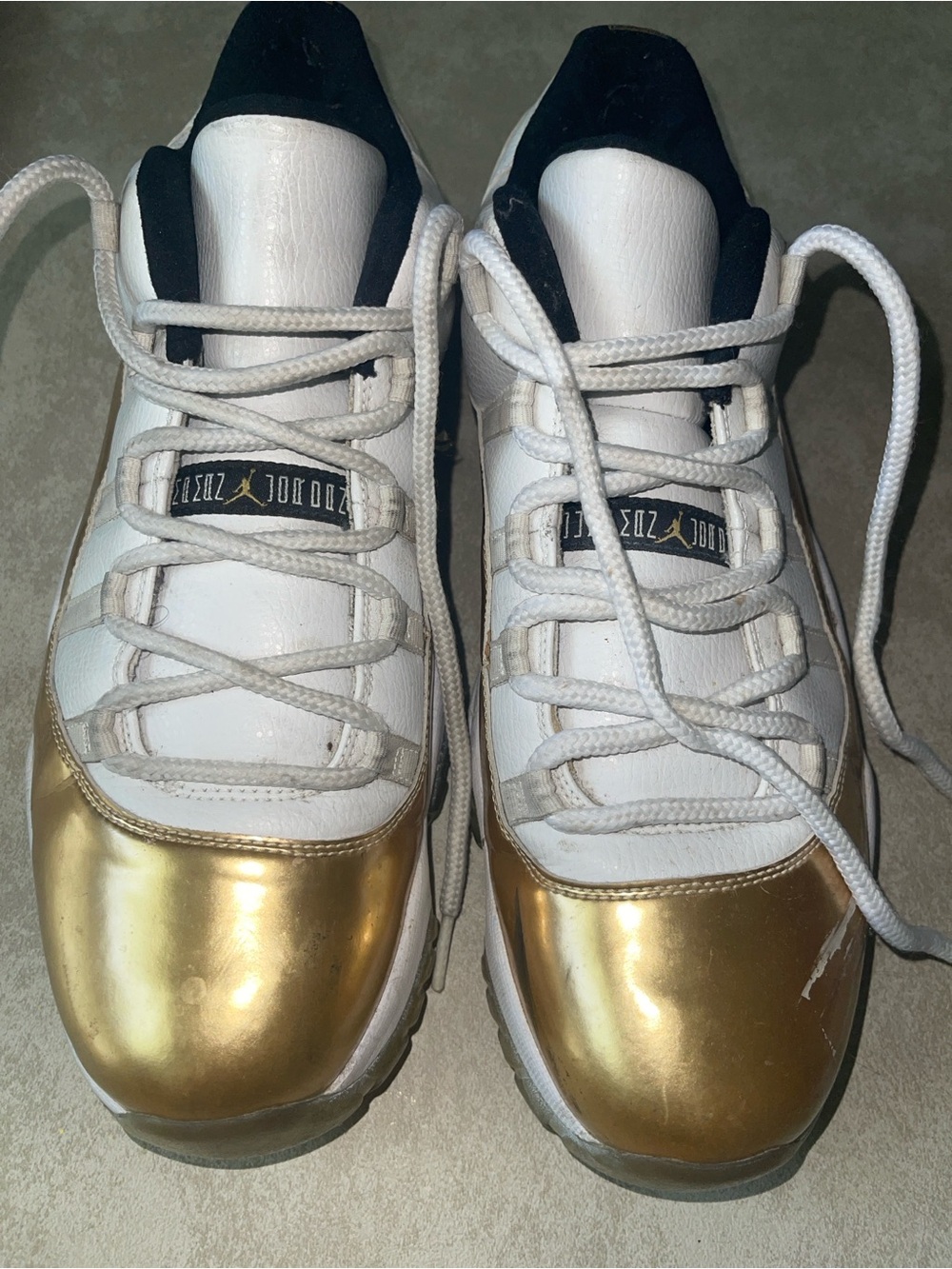 Nike Jordan 11
Retro Low Closing Ceremony
White Gold size 13
